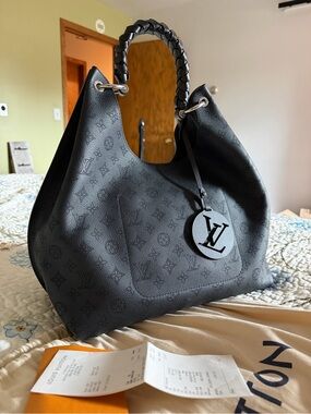 Louis Vuitton Carmel Mahina Noir